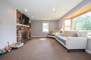 8 Moharimet Dr, Madbury, NH 03823 - Photo 4