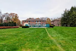 312 Abbott Farm Ln, Hudson, NH 03051 - Photo 4