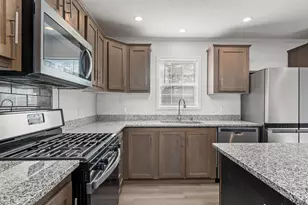 9 Aspen Rd, Tilton, NH 03276 - Photo 14