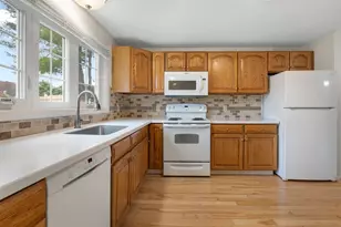 28 B Stonehouse Ln, Keene, NH 03431 - Photo 6