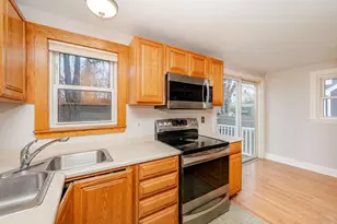 255 Melbourne St, Portsmouth, NH 03801 - Photo 4