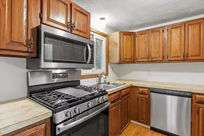 8 Iroquois Circle, Londonderry, NH 03053 - Photo 10