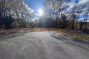 272 Maple Ave, Claremont, NH 03743 - Photo 10