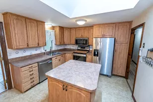 55 Glen Dr, Hudson, NH 03051 - Photo 18