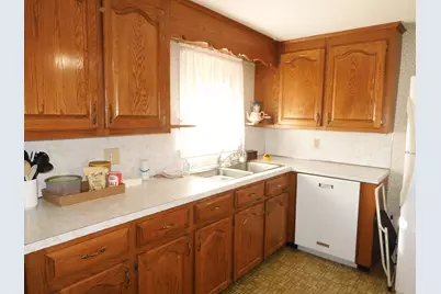 146 South Policy Street, Salem, NH 03079 - Photo 6