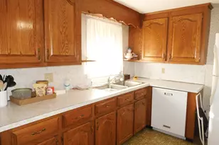 146 S Policy St, Salem, NH 03079 - Photo 6