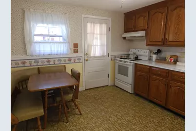 146 South Policy Street, Salem, NH 03079 - Photo 4