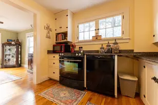 93 Myrtle St, Claremont, NH 03743 - Photo 18