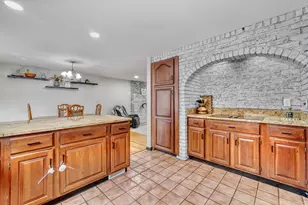 17 Schaefer Cir, Hudson, NH 03051 - Photo 4