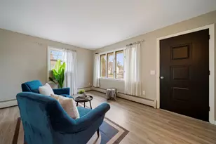 90 Glenwood Ave, Manchester, NH 03102 - Photo 12