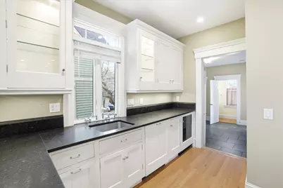 631 Lake Avenue, Manchester, NH 03103 - Photo 24