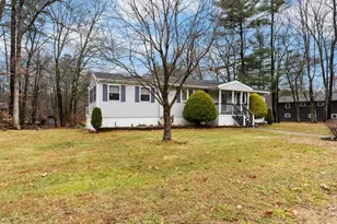 27 Cove Dr, Derry, NH 03038 - Photo 4