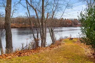 33 Walden Pond Dr, Nashua, NH 03064 - Photo 4