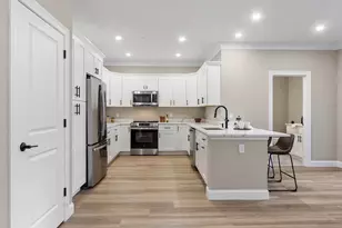 10100 S Willow St, Manchester, NH 03103 - Photo 8