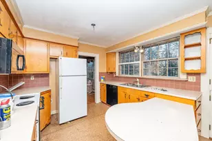 1 Exeter Rd, Kingston, NH 03848 - Photo 4