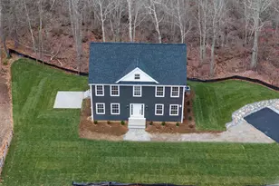 335 Raymond Rd, Chester, NH 03036 - Photo 4