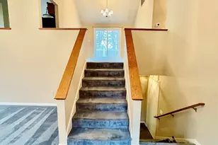 11 Scottsdale Dr, Hudson, NH 03051 - Photo 2