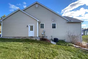 2 Benning St, Amherst, NH 03031 - Photo 32