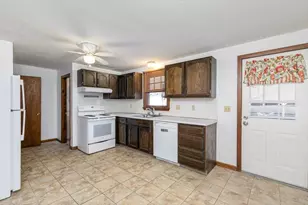 27 Midridge Cir, Londonderry, NH 03053 - Photo 10