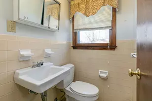 27 Midridge Cir, Londonderry, NH 03053 - Photo 14