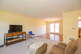 508 Mammoth Rd, Pelham, NH 03076 - Photo 6