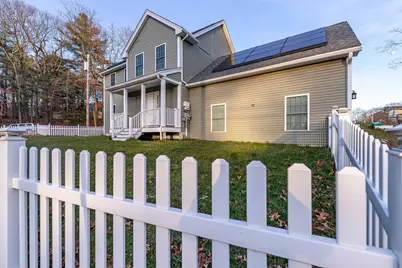 29 Derry Street, Hudson, NH 03051 - Photo 2