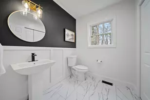 27 Buckingham Dr, Londonderry, NH 03053 - Photo 18