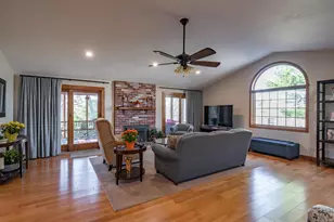 61 Spindlewick Dr, Nashua, NH 03062 - Photo 8