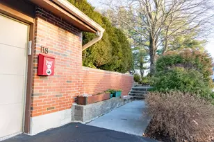 118 Madeline Rd, Manchester, NH 03104 - Photo 2