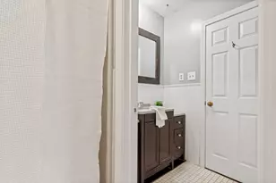 130 Golfview Dr, Manchester, NH 03102 - Photo 16