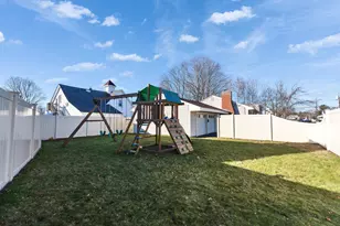 35 Little Ave, Manchester, NH 03109 - Photo 2