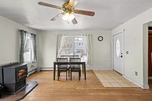 43 Davis St, Claremont, NH 03743 - Photo 4