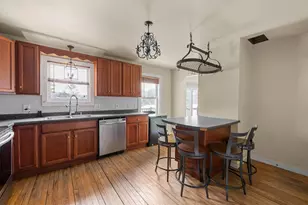 43 Davis St, Claremont, NH 03743 - Photo 12