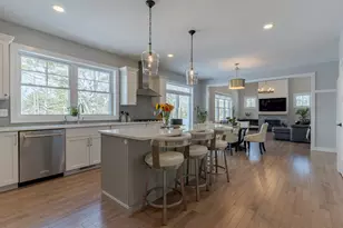 22 Sunrise Cir, Auburn, NH 03032 - Photo 8