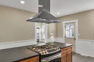 24 Pierce St, Concord, NH 03301 - Photo 18