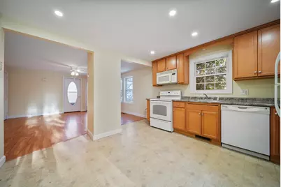 15 A Roosevelt Avenue, Hudson, NH 03051 - Photo 8