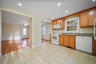 15 A Roosevelt Ave, Hudson, NH 03051 - Photo 8