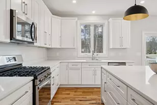13 Copps Dr, Rochester, NH 03868 - Photo 4