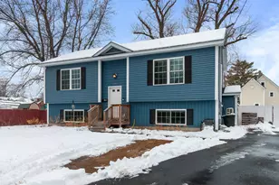 32 Mechanic St, Farmington, NH 03835 - Photo 2