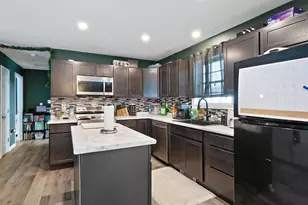 32 Mechanic St, Farmington, NH 03835 - Photo 8