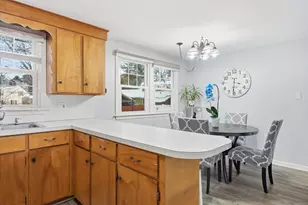 8 Crest Dr, Somersworth, NH 03878 - Photo 6