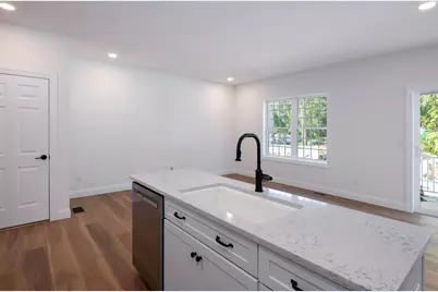 1B Dearborn Circle, Goffstown, NH 03045 - Photo 4