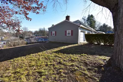 2 Wakefield Drive, Nashua, NH 03062 - Photo 4