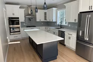 211 Hampstead Rd, Derry, NH 03038 - Photo 2