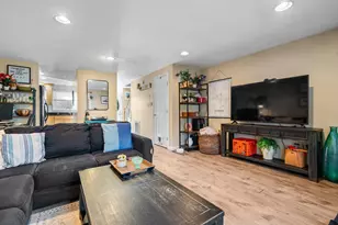 50 Edward J Roy Dr, Manchester, NH 03104 - Photo 10