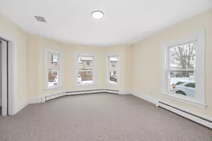 32 Crystal Ave, Derry, NH 03038 - Photo 8