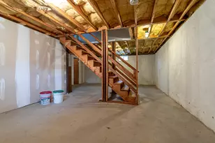 570 Montgomery St, Manchester, NH 03102 - Photo 42