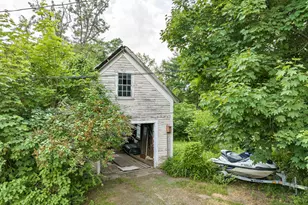 27 Wentworth Ave, Laconia, NH 03246 - Photo 46