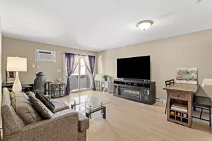 90 Eastern Ave, Manchester, NH 03104 - Photo 10