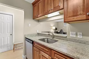 90 Eastern Ave, Manchester, NH 03104 - Photo 18